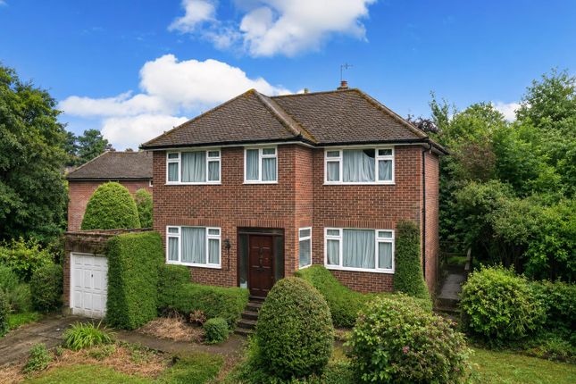 3 bed property, in Abbots Road, £675,000