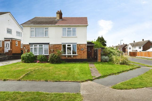 2 bed property, in Uplands Park Road, £290,000