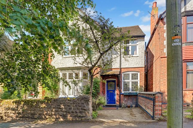 4 bed property, in Harlaxton Drive, £280,000
