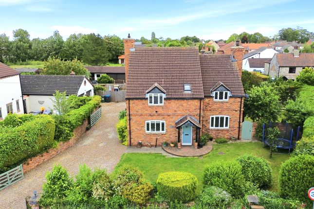 4 bed property, in Gateforth Lane, £495,000