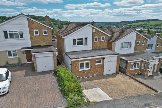 3 bed property, in Gladstone Rise, £495,000