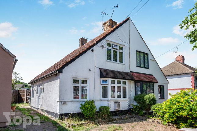 3 bed property, in Old Road East, £375,000