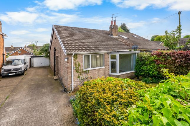 2 bed property, in Ling Croft, £300,000