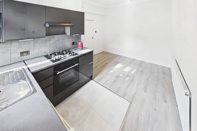 1 bed property, in Station Road, £230,000