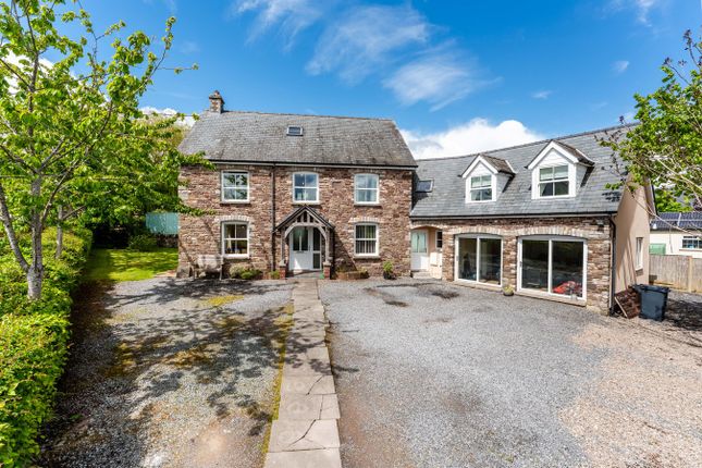 6 bed property, in Dol Pistyll, £625,000