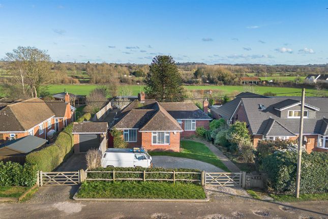 2 bed property, in Oatlands Road, £485,000