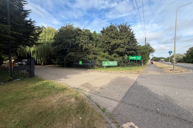 Studio, in Colnbrook By Pass, £150,000