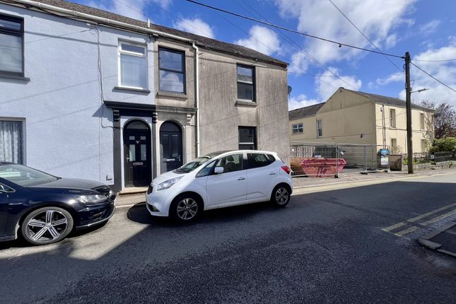 4 bed property, in Picton Place, £205,000