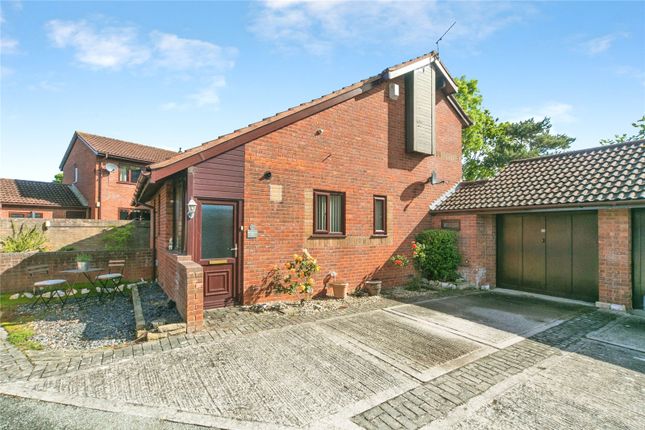 1 bed property, in Maes Y Coed, £170,000