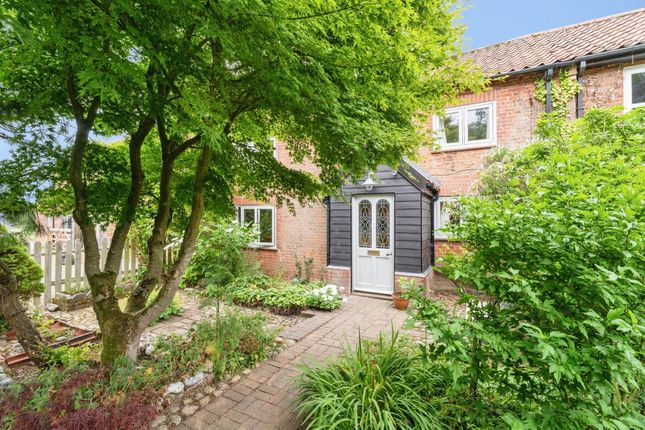 2 bed property, in Fulmodeston Road, £325,000