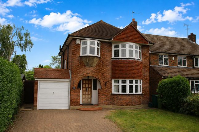 3 bed property, in Green Lane, £750,000