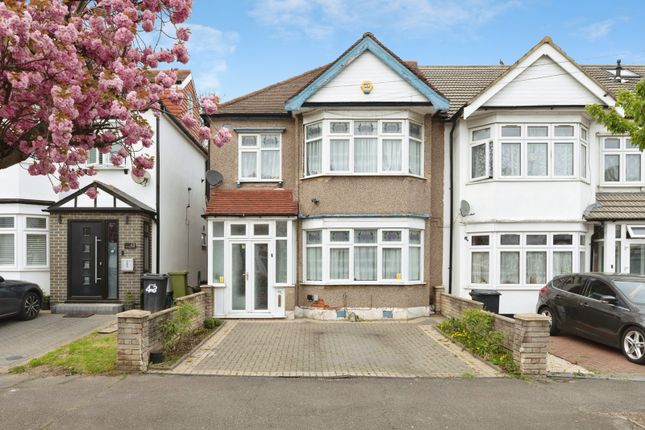 3 bed property, in Otley Drive, £600,000