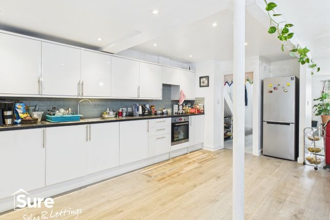 3 bed property, in The Dart, £375,000
