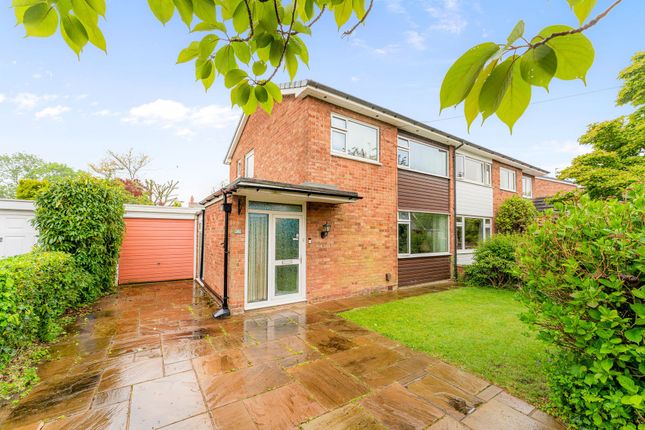 3 bed property, in Clarence Avenue, £325,000