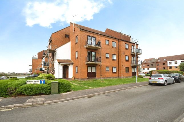 1 bed property, in Ferry Road, £100,000