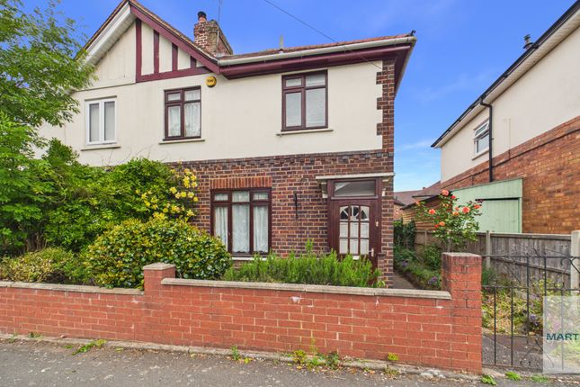 3 bed property, in Nevill Street, £200,000
