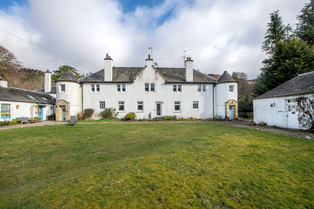 2 bed property, in East Turreet, £235,000