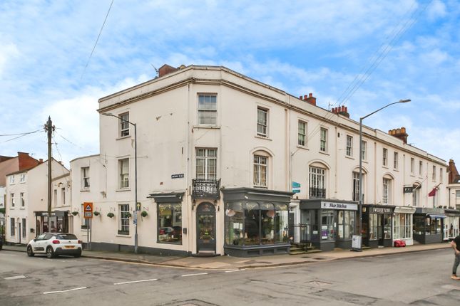 6 bed property, in Regent Street, £700,000
