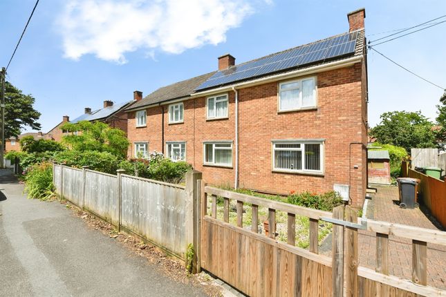 3 bed property, in Mason Way, £240,000