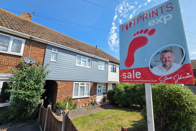 2 bed property, in Perkins Avenue, £250,000