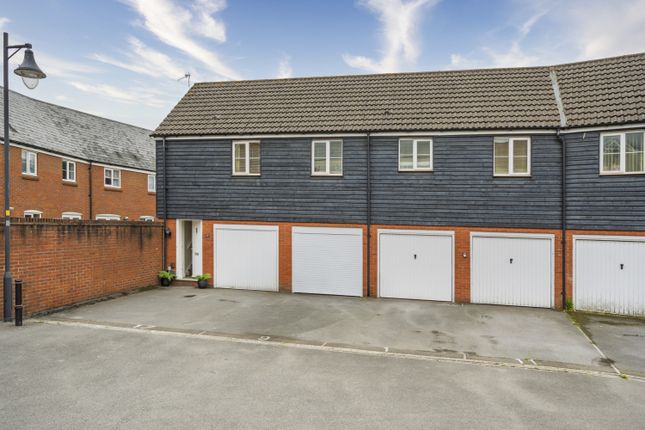 2 bed property, in Jagoda Court, £240,000