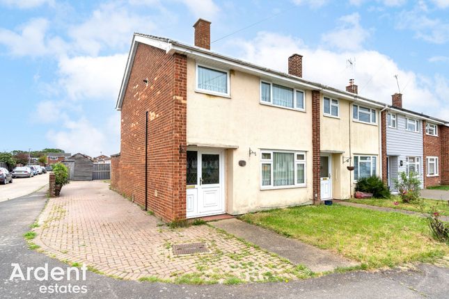 3 bed property, in Wood Road, £290,000