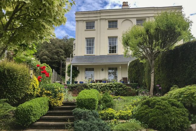 7 bed property, in Worcester, £695,000