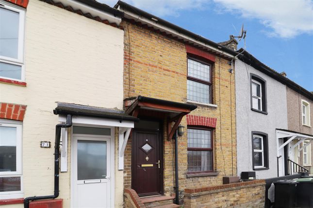 2 bed property, in Coopers Road, £170,000