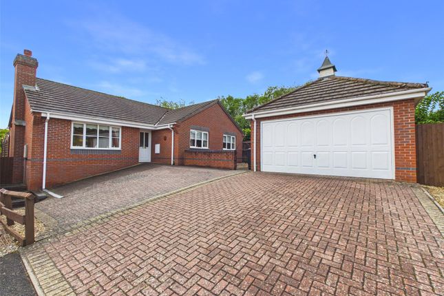 4 bed property, in Nightingale Avenue, £525,000