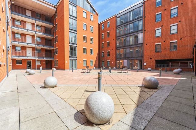 2 bed property, in Pilcher Gate, £125,000