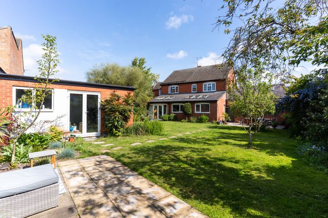 5 bed property, in Mill Lane, £550,000