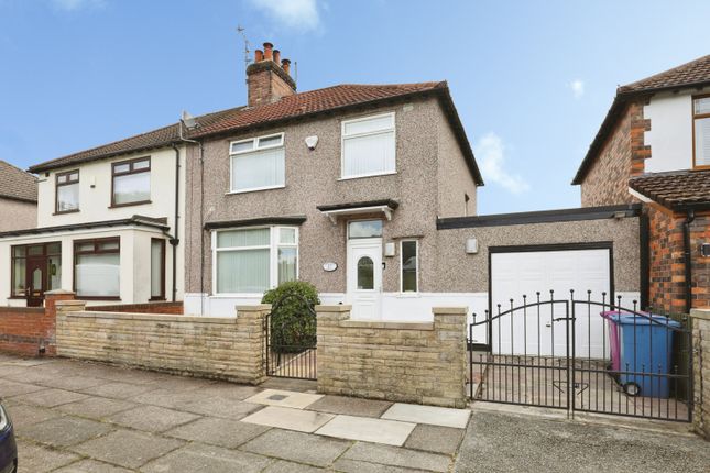 3 bed property, in Templemore Avenue, £360,000