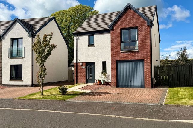 3 bed property, in Hillhead Crescent, £195,000
