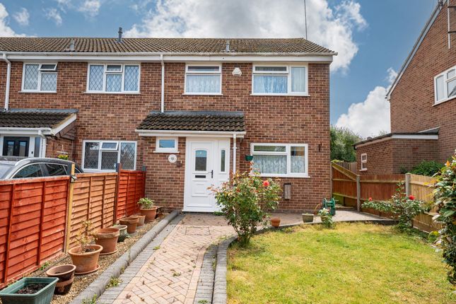 3 bed property, in Bulls Down Close, £340,000