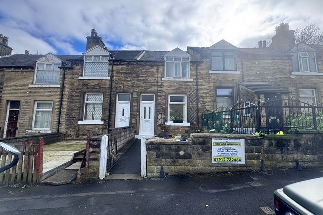 2 bed property, in Bleasdale Avenue, £125,000