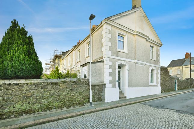 4 bed property, in Alfred Road, £350,000