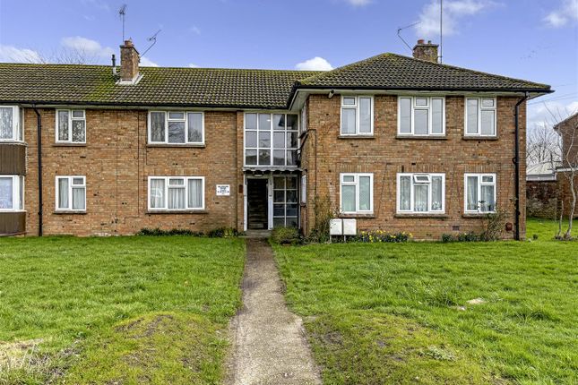 3 bed property, in Allangate Drive, £170,000