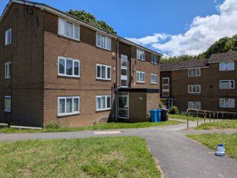 2 bed property, in Colley Drive, £60,000