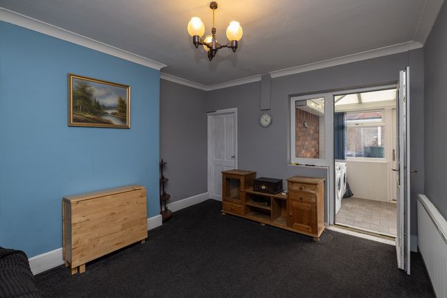 4 bed property, in West End Lane, £125,000