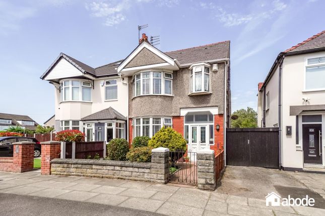 4 bed property, in Moorfield Road, £340,000