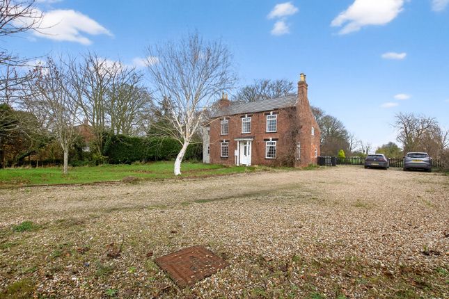 4 bed property, in Main Road, £500,000