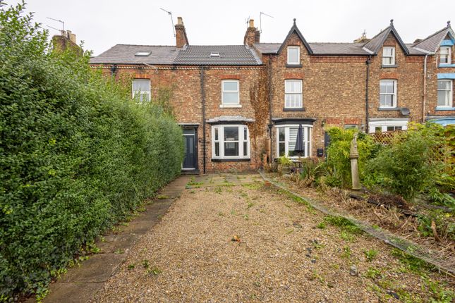 3 bed property, in Railway Terrace, £165,500