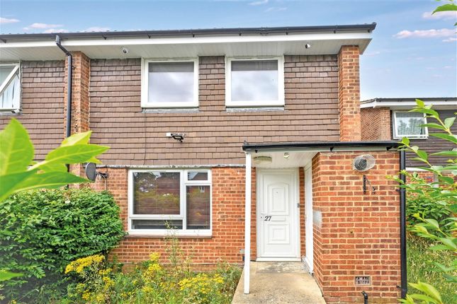 3 bed property, in Broadoaks, £329,000