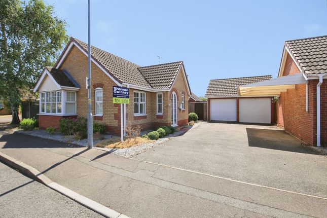 2 bed property, in Cawood Close, £200,000