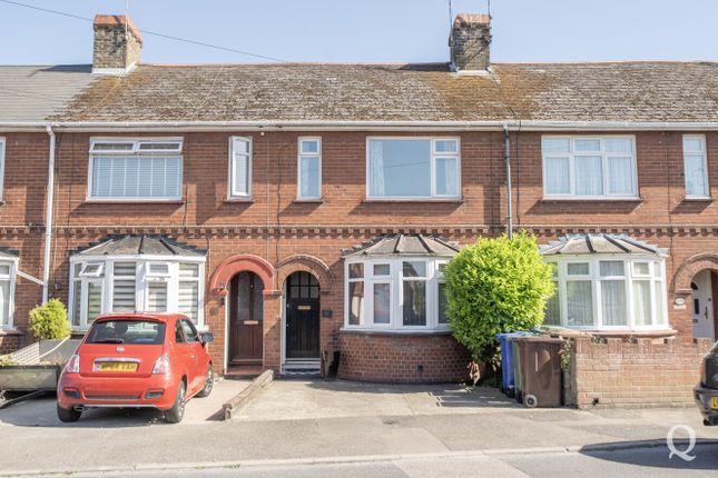 2 bed property, in Staplehurst Road, £290,000