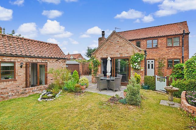 2 bed property, in Carlton Road, £315,000