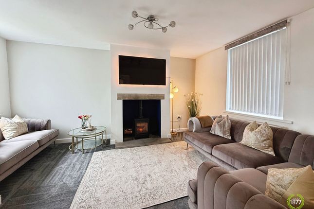 3 bed property, in Marsden Hall Road, £170,000