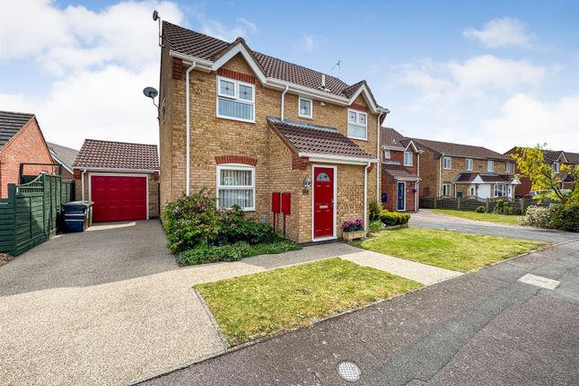 3 bed property, in Applegarth Close, £309,950