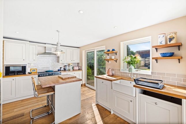 5 bed property, in Brighton Road, £650,000
