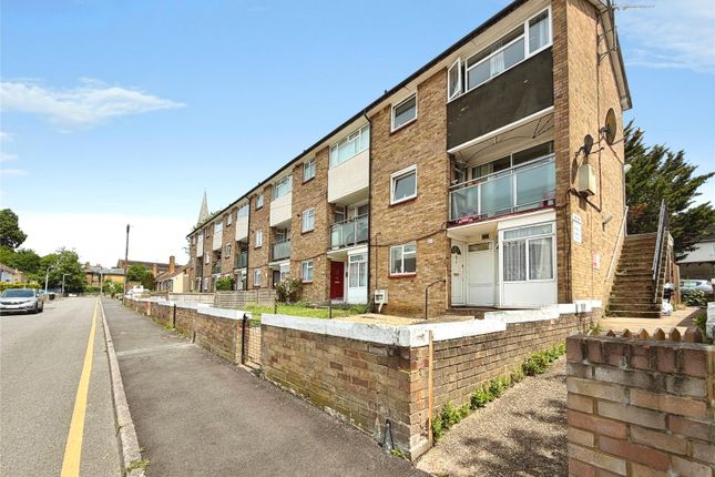 2 bed property, in Nursery Waye, £325,000